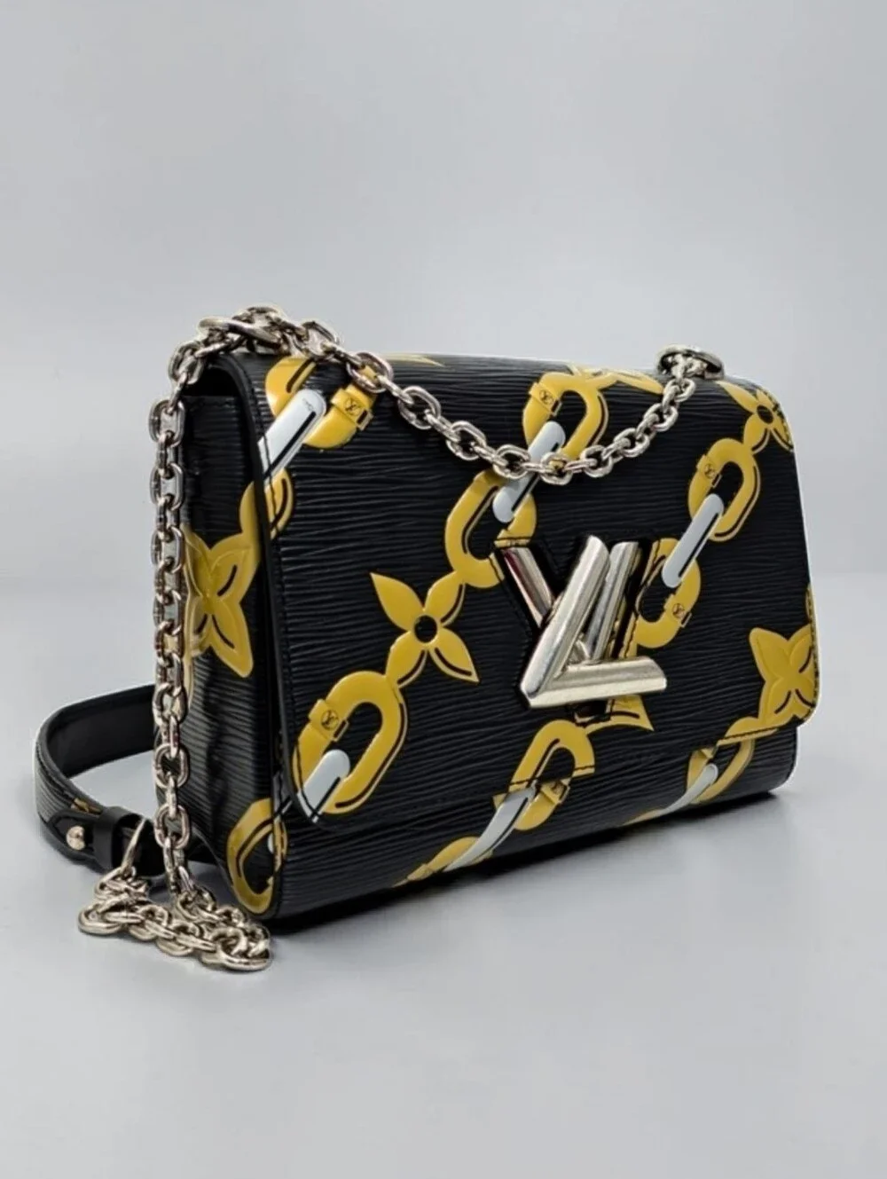Louis Vuitton Epi Chain Flower Twist MM Black Shoulder Crossbody Bag - Picture 4 of 16